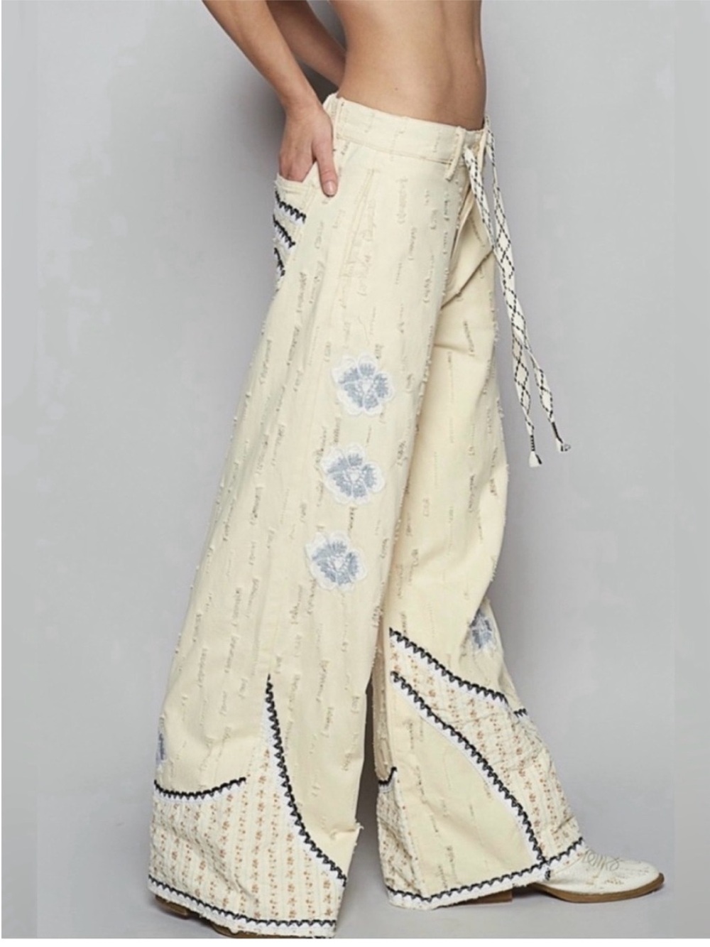 POL Cream Wide-Leg Embroidered Drawstring Pants - Picture 2 of 3